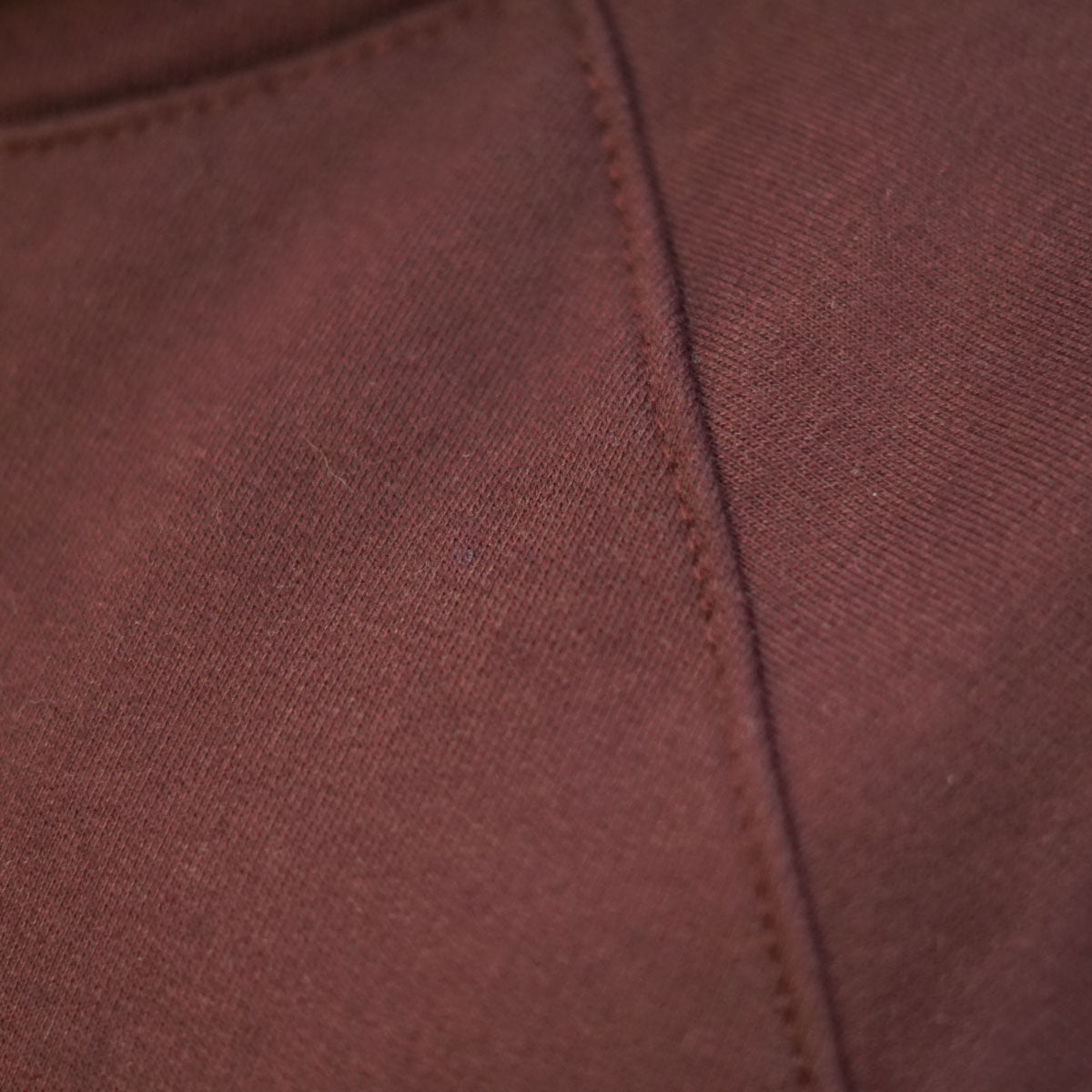 poleron boxy fit cafe chocolate - detalle tela