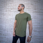 polera long fit verde oliva algodón hombre - vista frontal