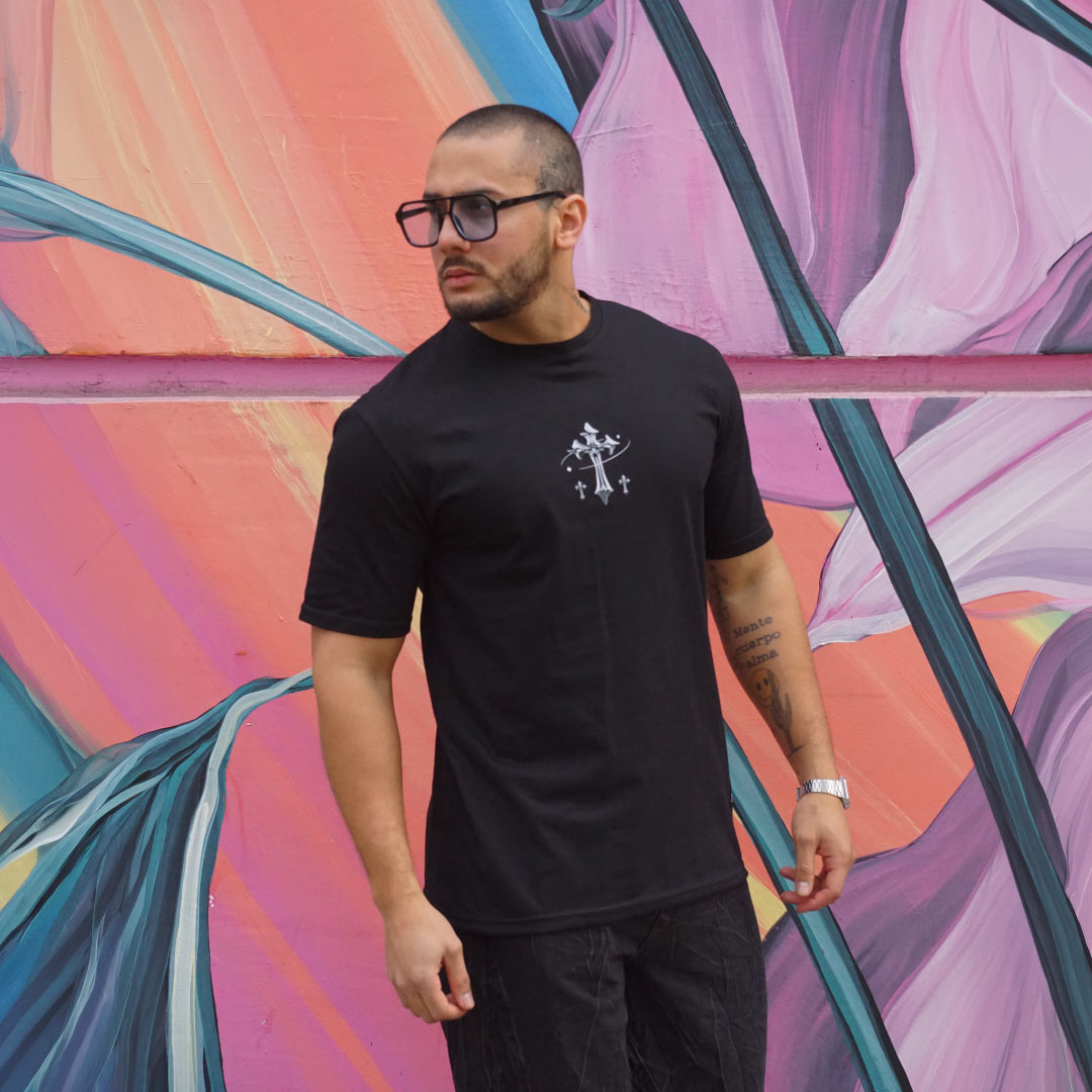 Polera Oversize Black Cross DSanti