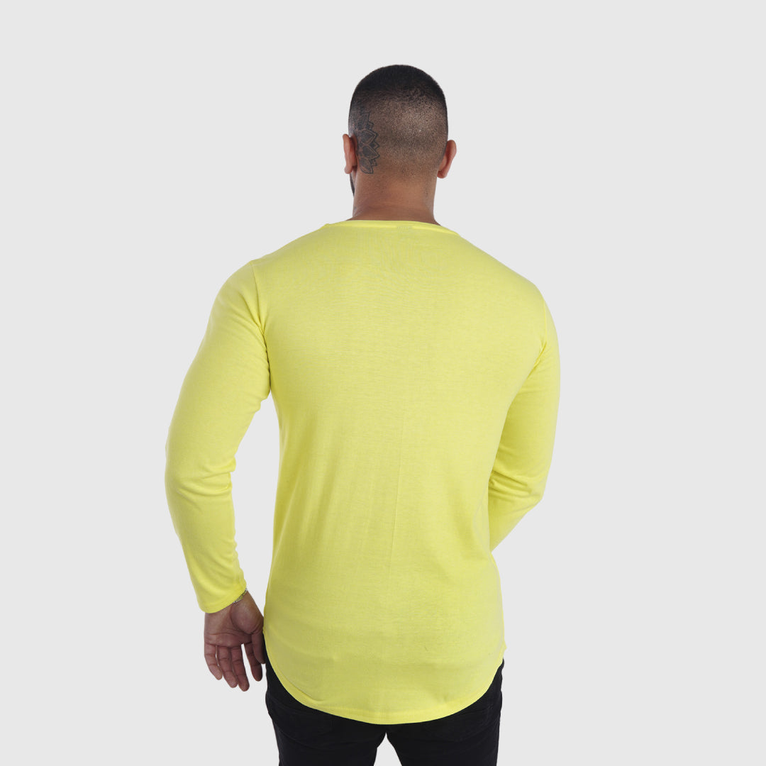 polera long fit manga larga amarilla - vista espalda