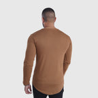 polera long fit manga larga café camel - vista espalda
