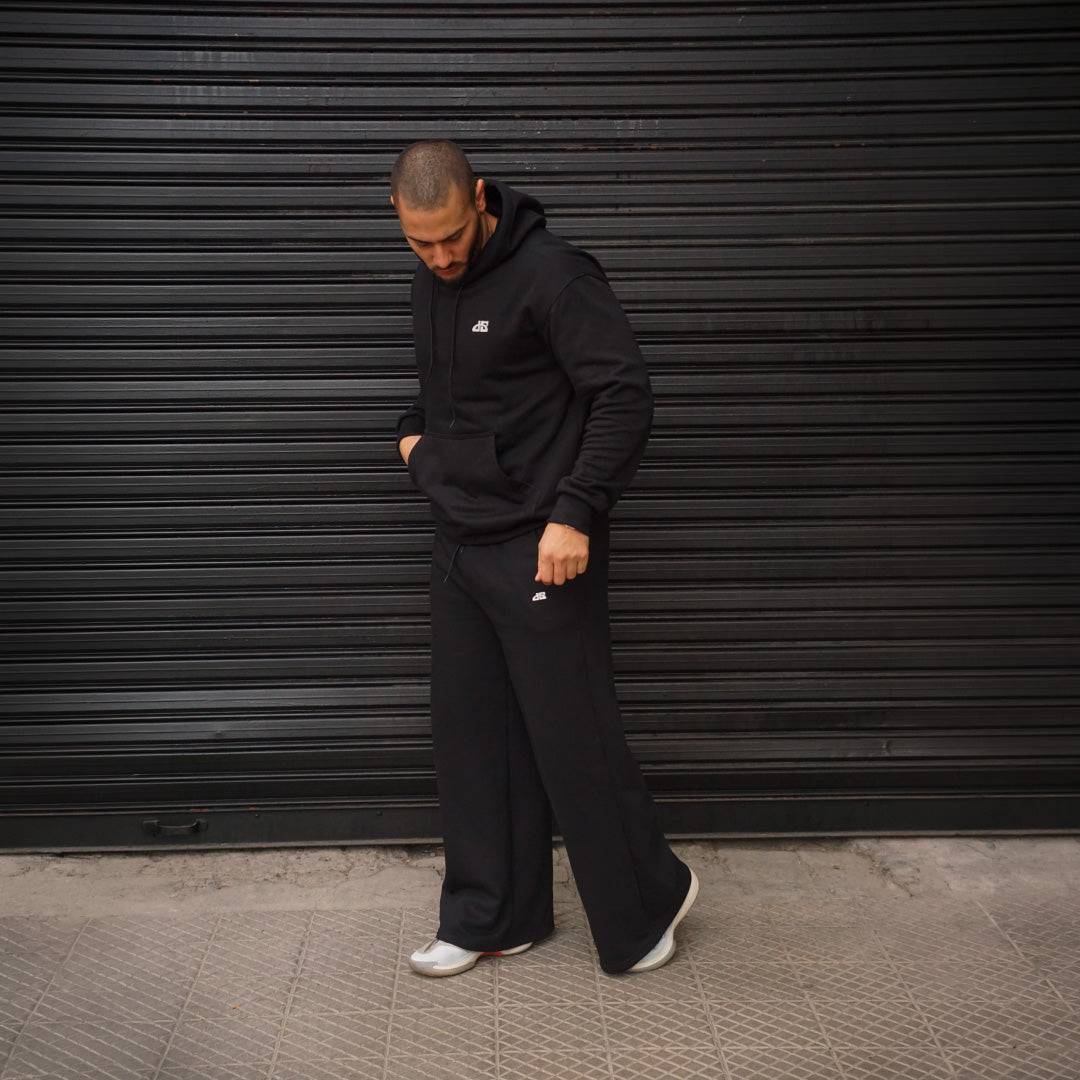 buzo baggy negro - vista frontal atuendo completo