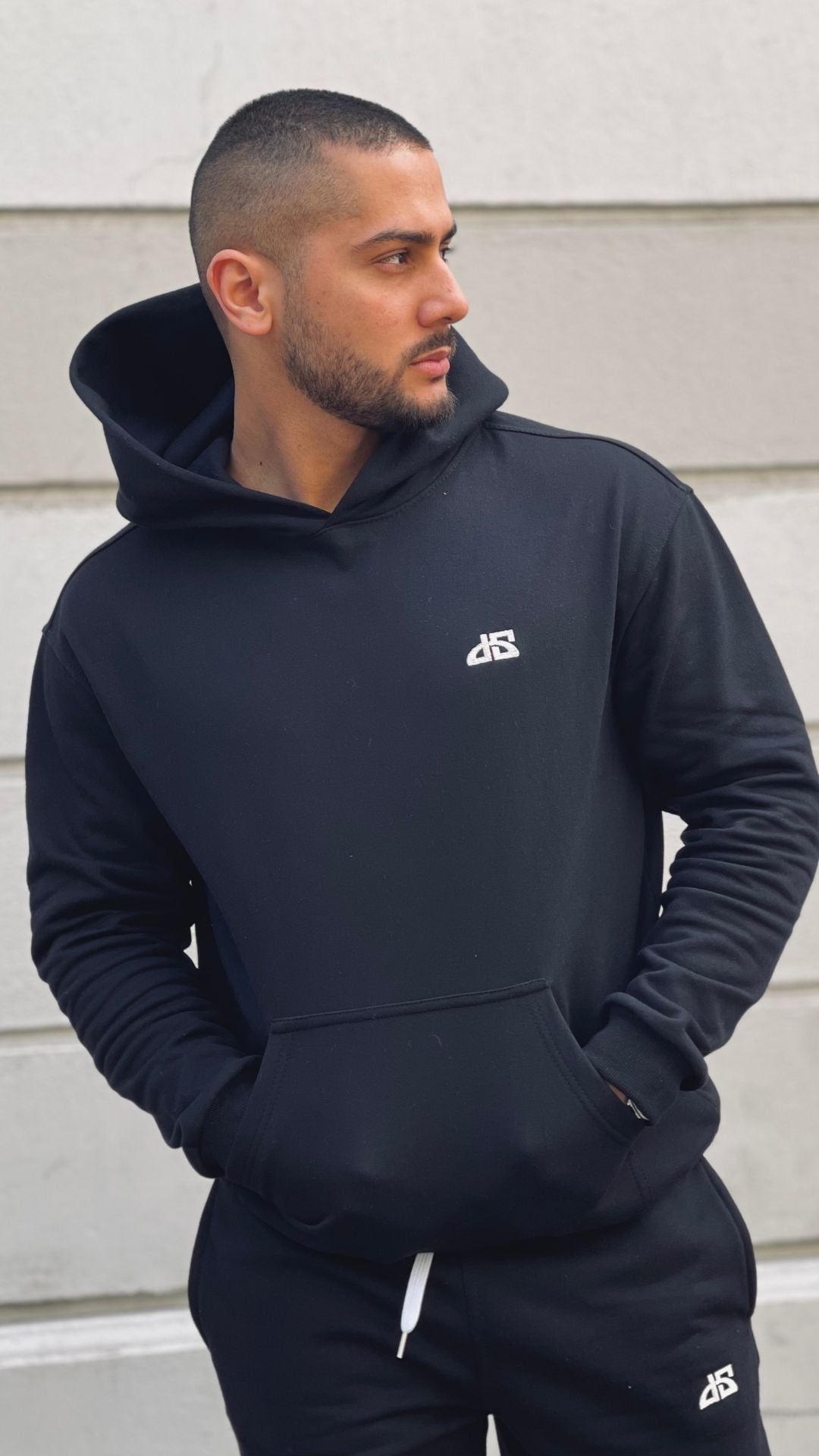 Poleron Over Con Gorro Negro