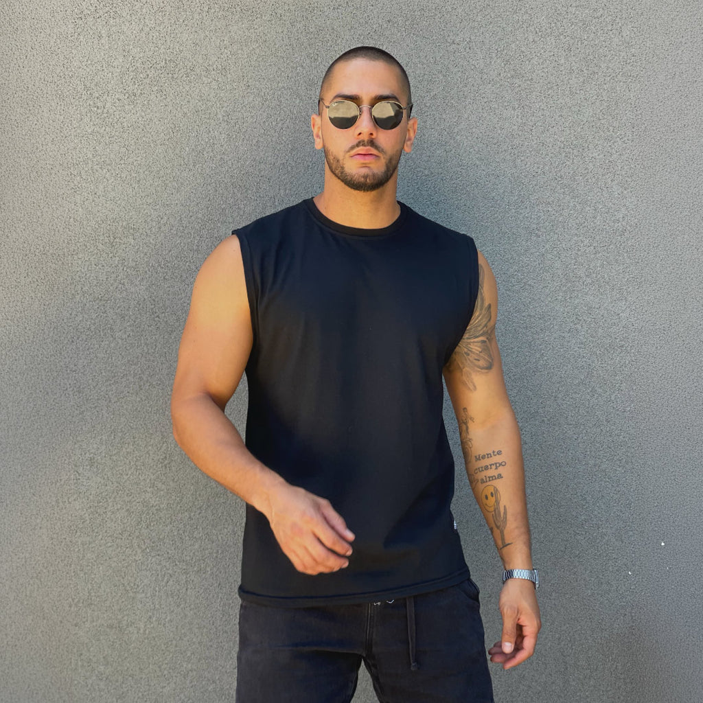 Polera Tank Top Fit Sin Mangas Negra DSanti
