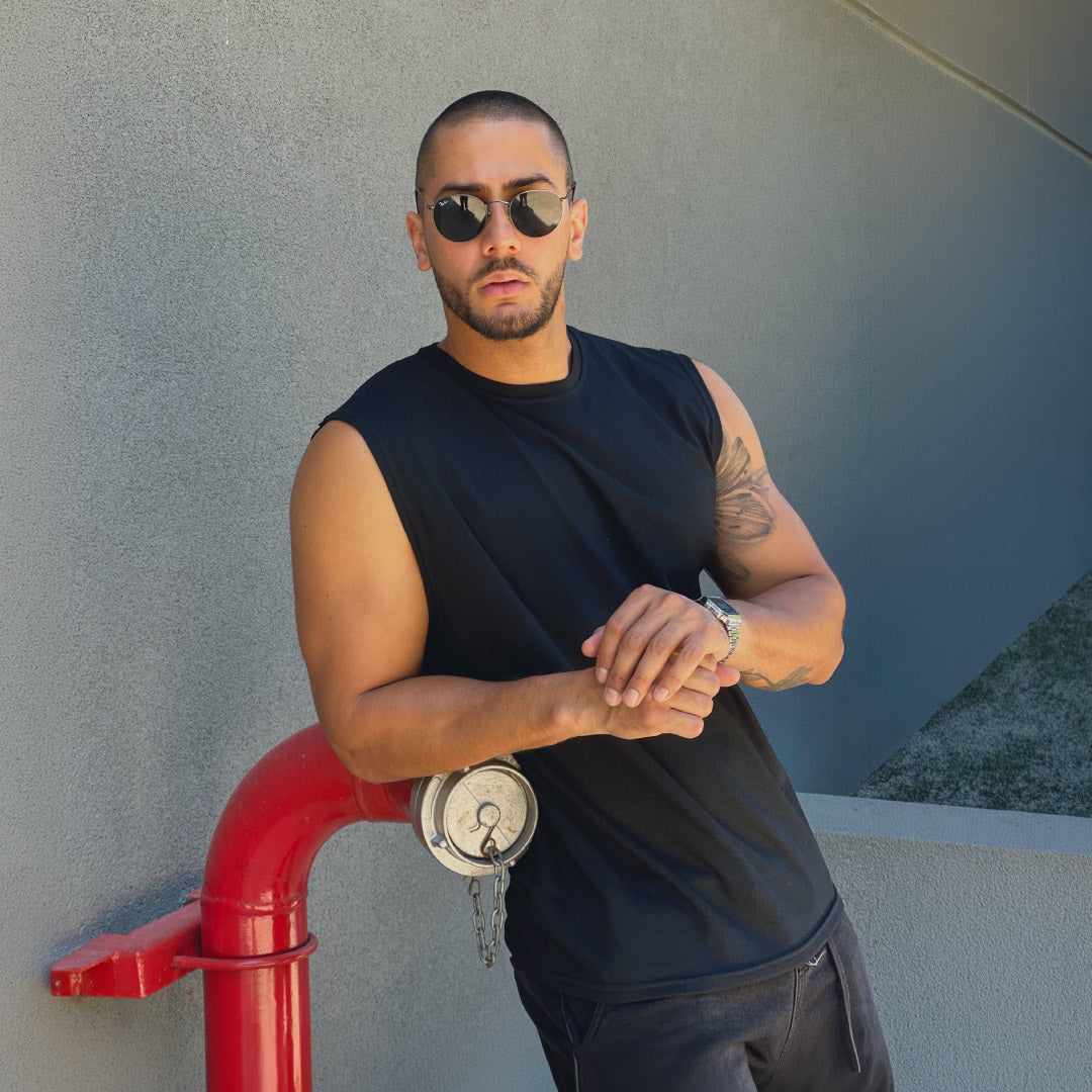 Polera Tank Top Fit Sin Mangas Negra DSanti