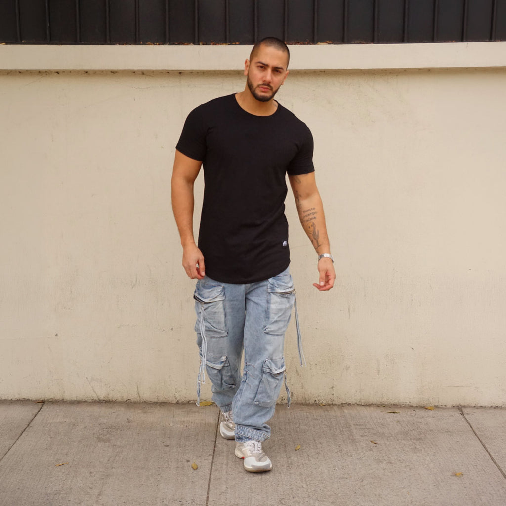 polera long fit negra hombre dsanti algodon - vista frontal en calle atuendo completo