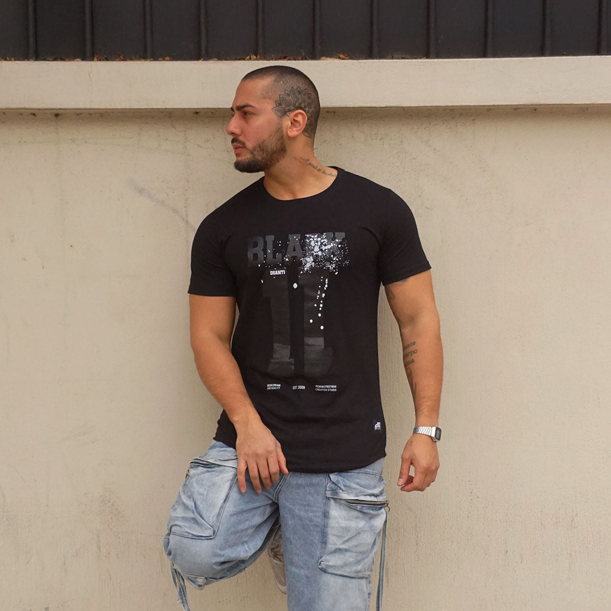 polera long fit black algodon hombre - vista frontal 2