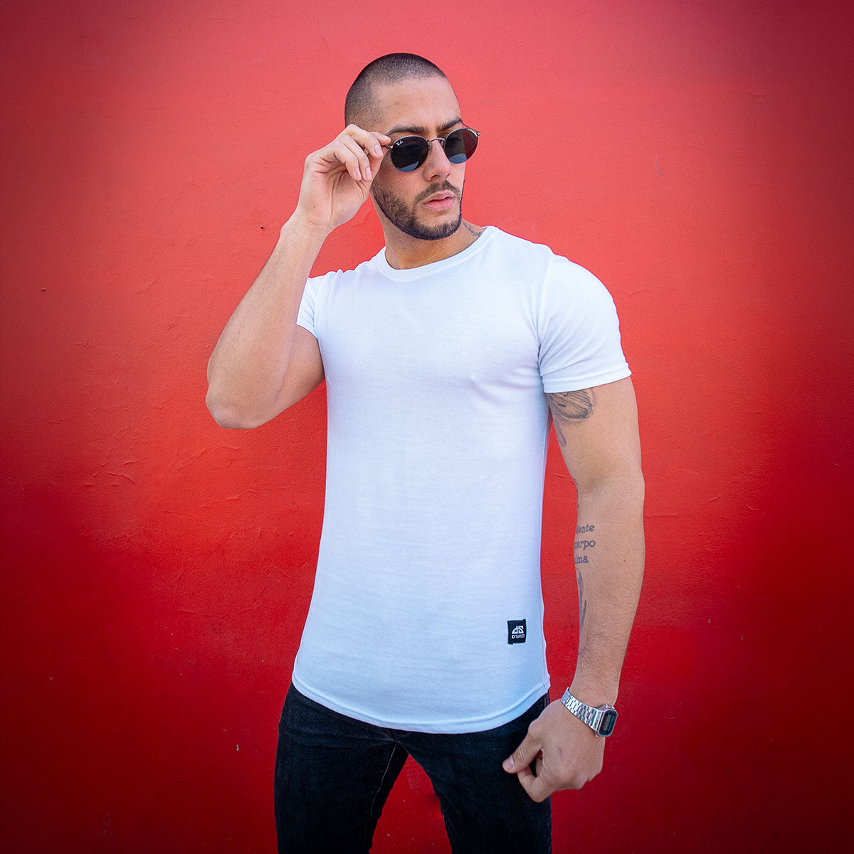polera long fit blanca hombre algodon - vista frontal