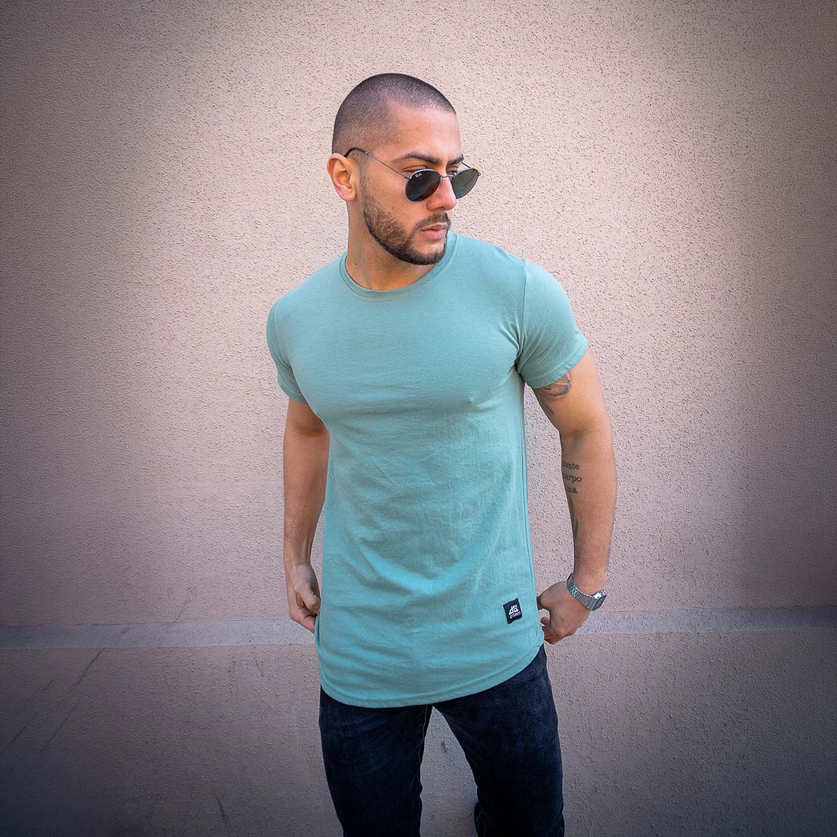 polera long fit verde jade hombre algodon - vista frontal 3