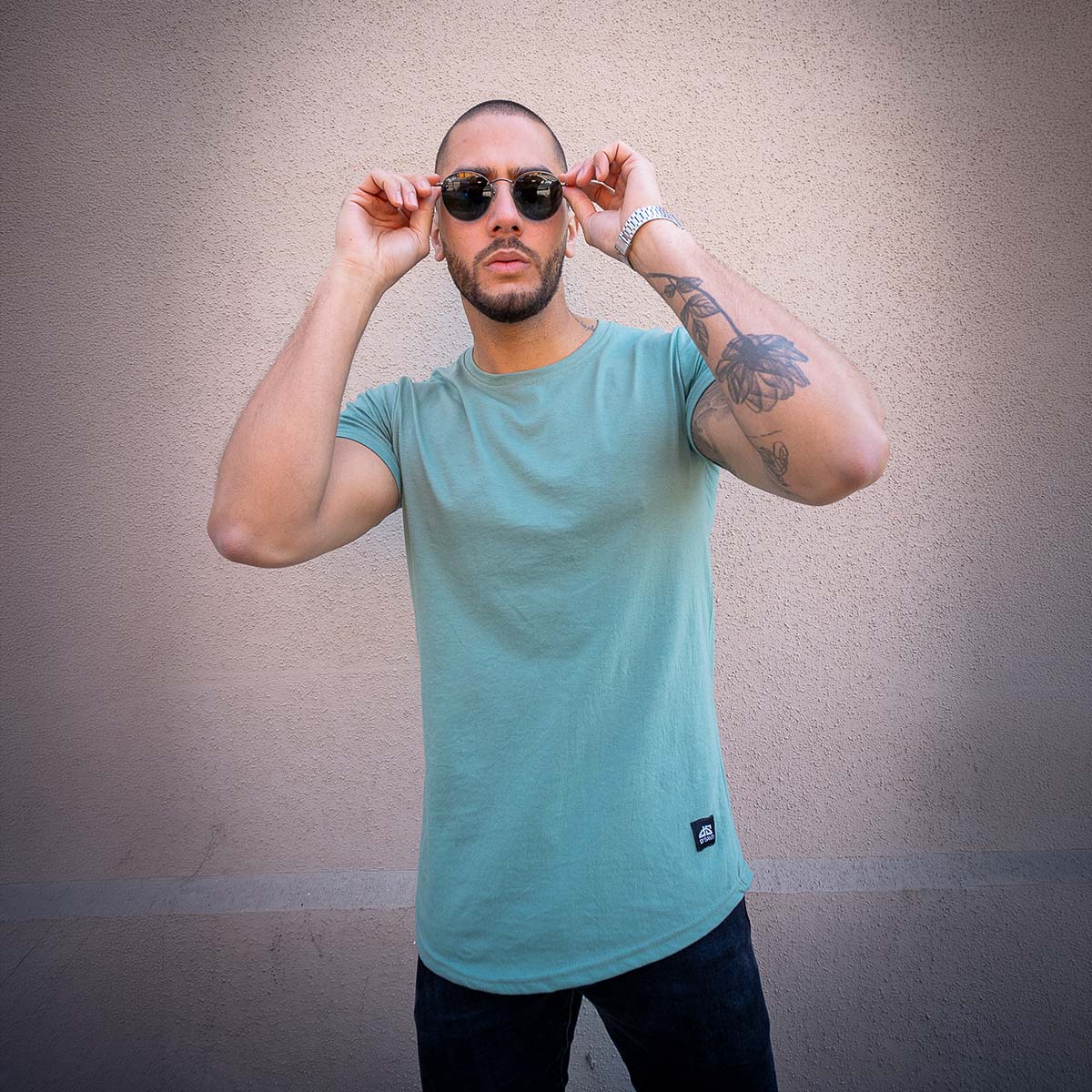 polera long fit verde jade hombre algodon - vista frontal 4