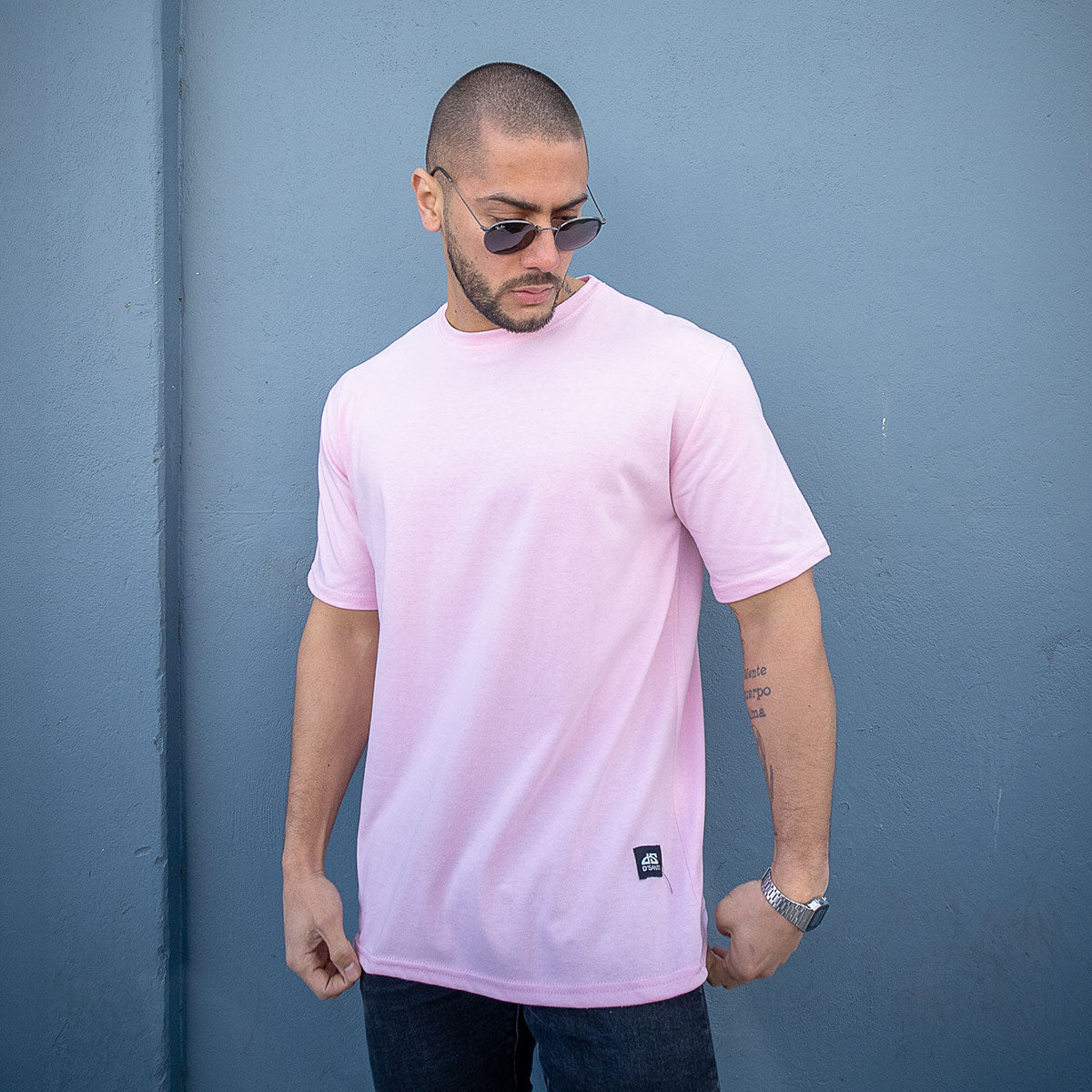 polera oversize rosada algodon hombre - vista frontal 5
