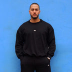 poleron boxy fit negro sin gorro - vista frontal