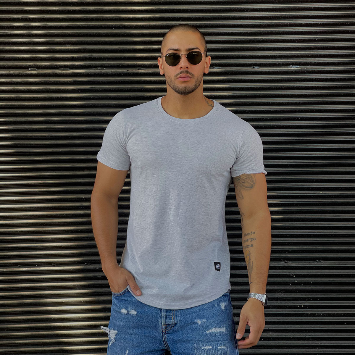 polera long fit gris melange algodón hombre - vista frontal 3