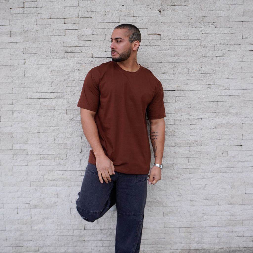 POLERA OVERSIZE CAOBA ALGODÓN HOMBRE - VISTA FRONTAL 4