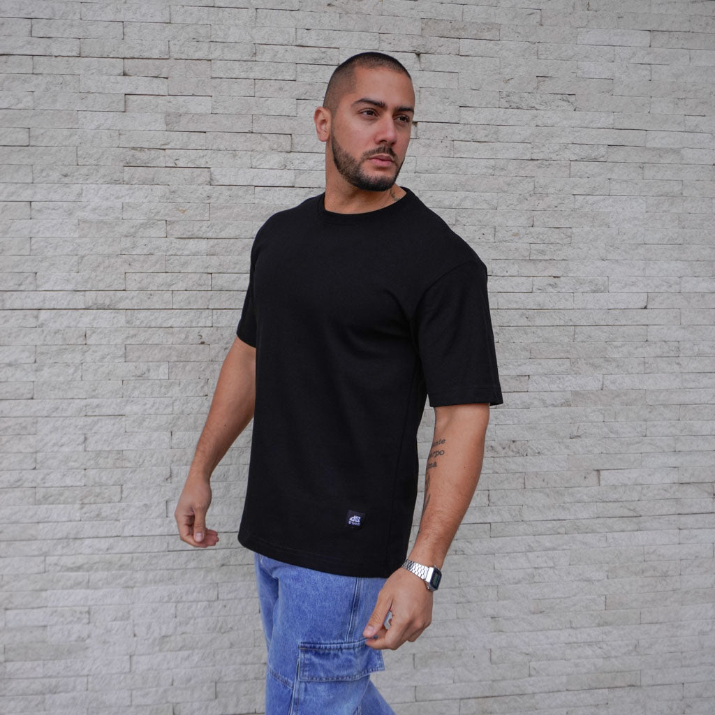 POLERA OVERSIZE HEAVYWEIGHT NEGRA - VISTA LATERAL