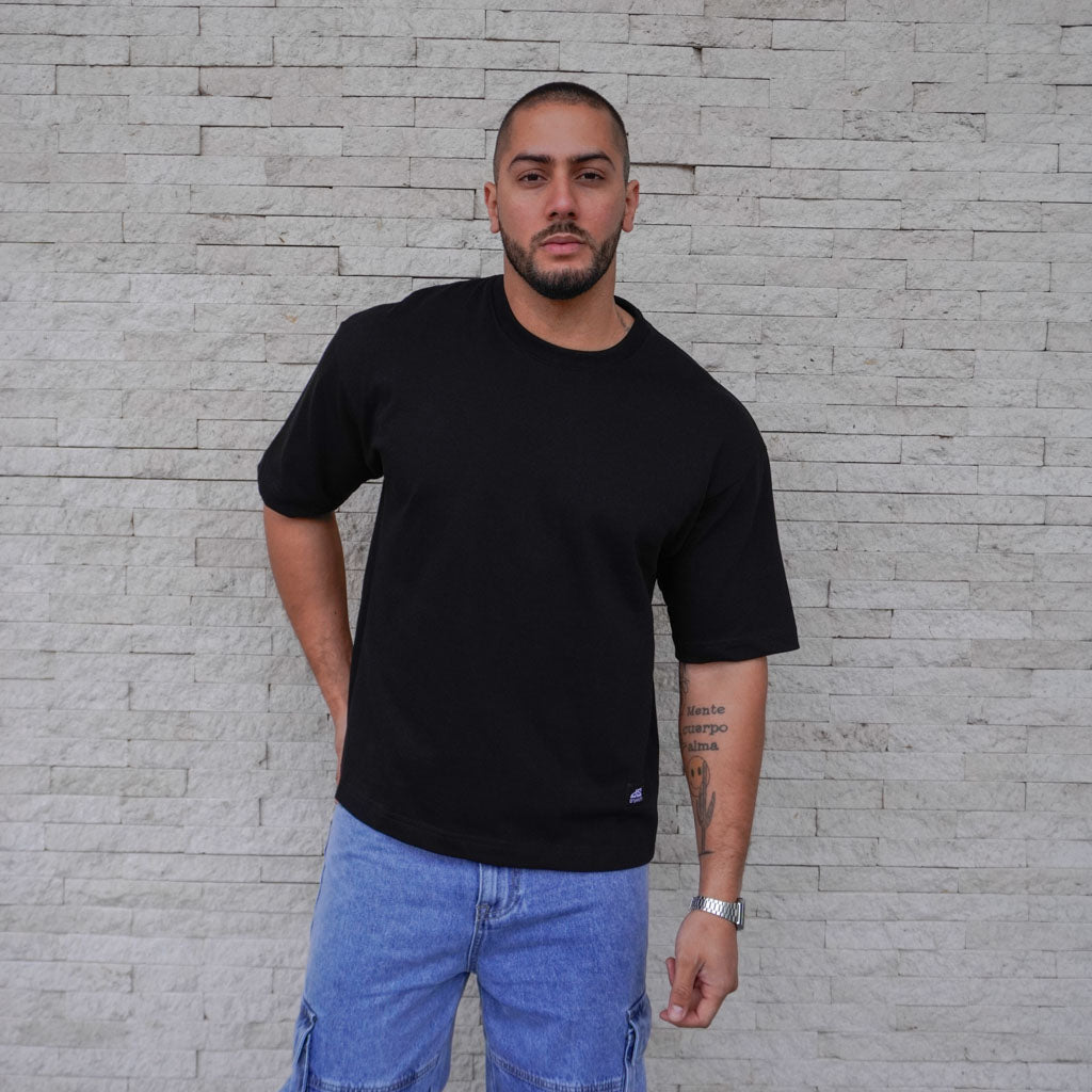 POLERA OVERSIZE HEAVYWEIGHT NEGRA - VISTA FRONTAL 3