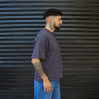 polera boxy fit gris grafito hombre algodon - vista lateral