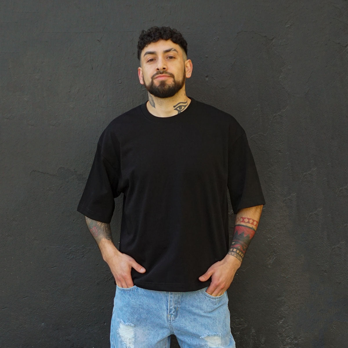 polera boxy fit negra algodon hombre - vista frontal principal