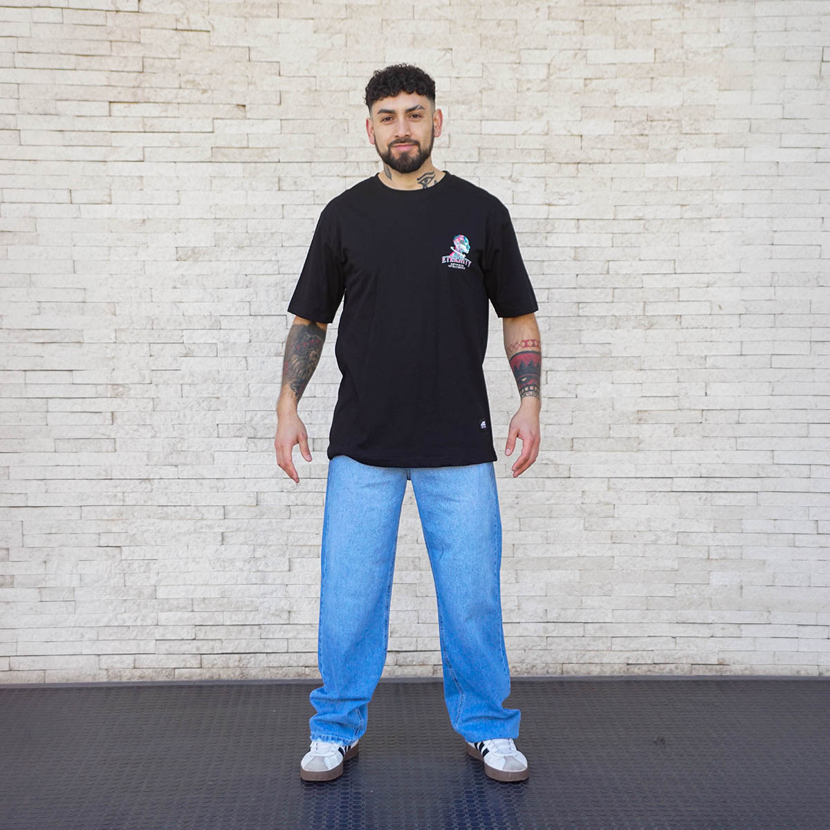 polera oversize eternity negra algodón hombre - vista frontal