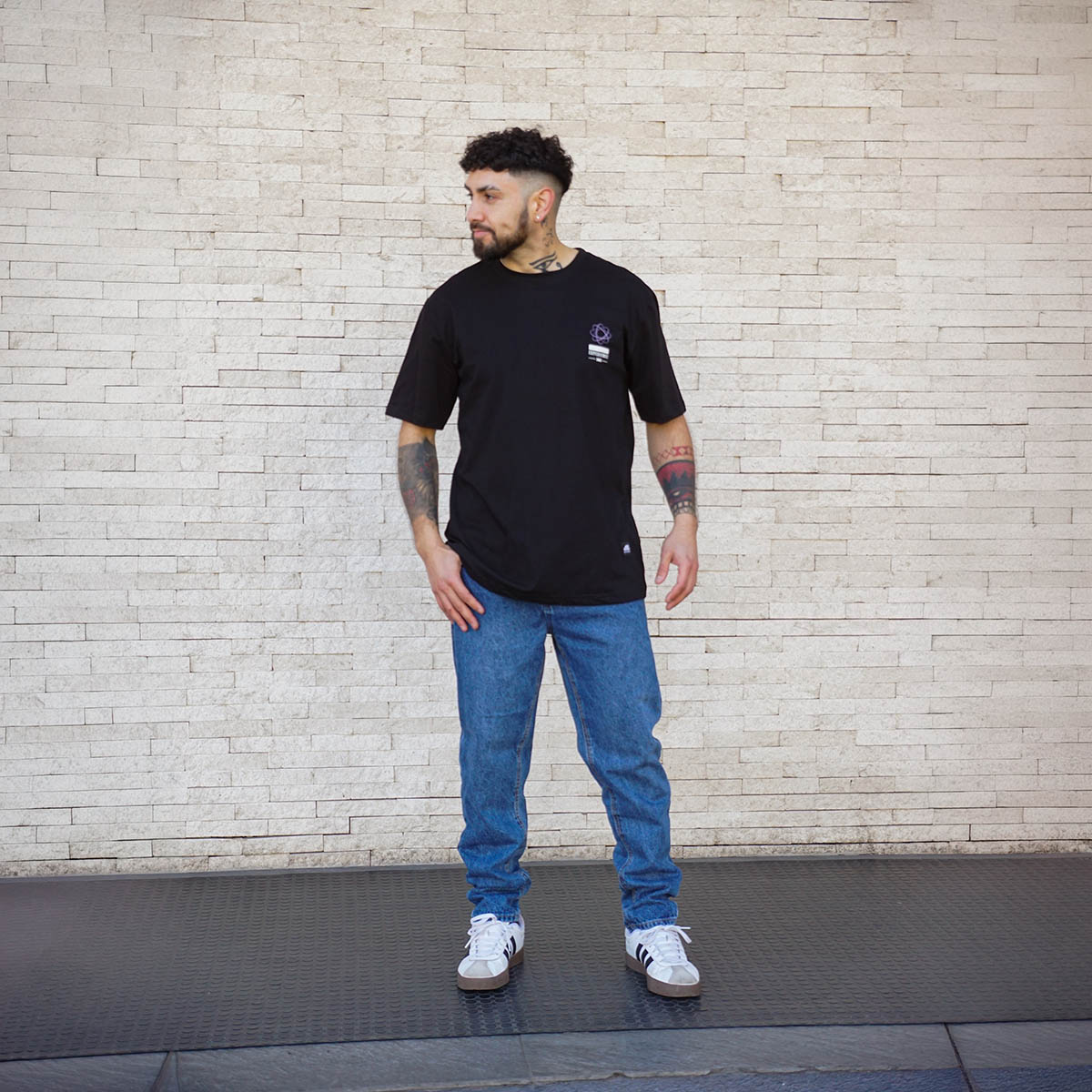 Polera Oversize Searching Experience Negra