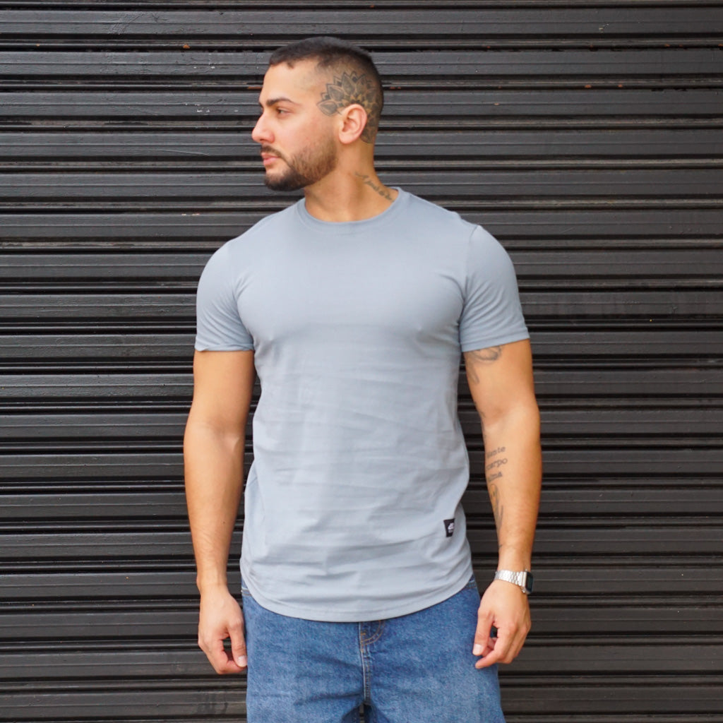 POLERA LONG FIT GRIS PLATA ALGODÓN HOMBRE - VISTA FRONTAL 1