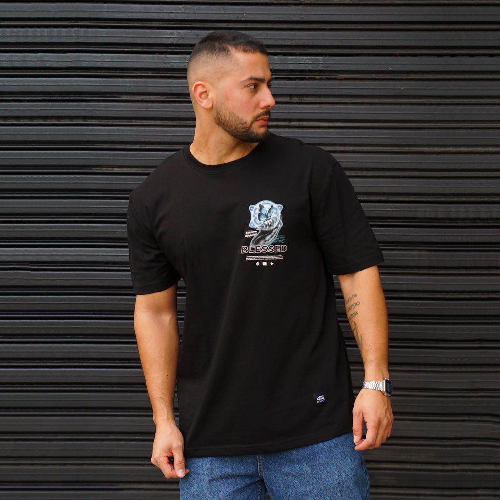POLERA OVERSIZE BLESSED NEGRA HOMBRE ALGODÓN - VISTA PRINCIPAL 6