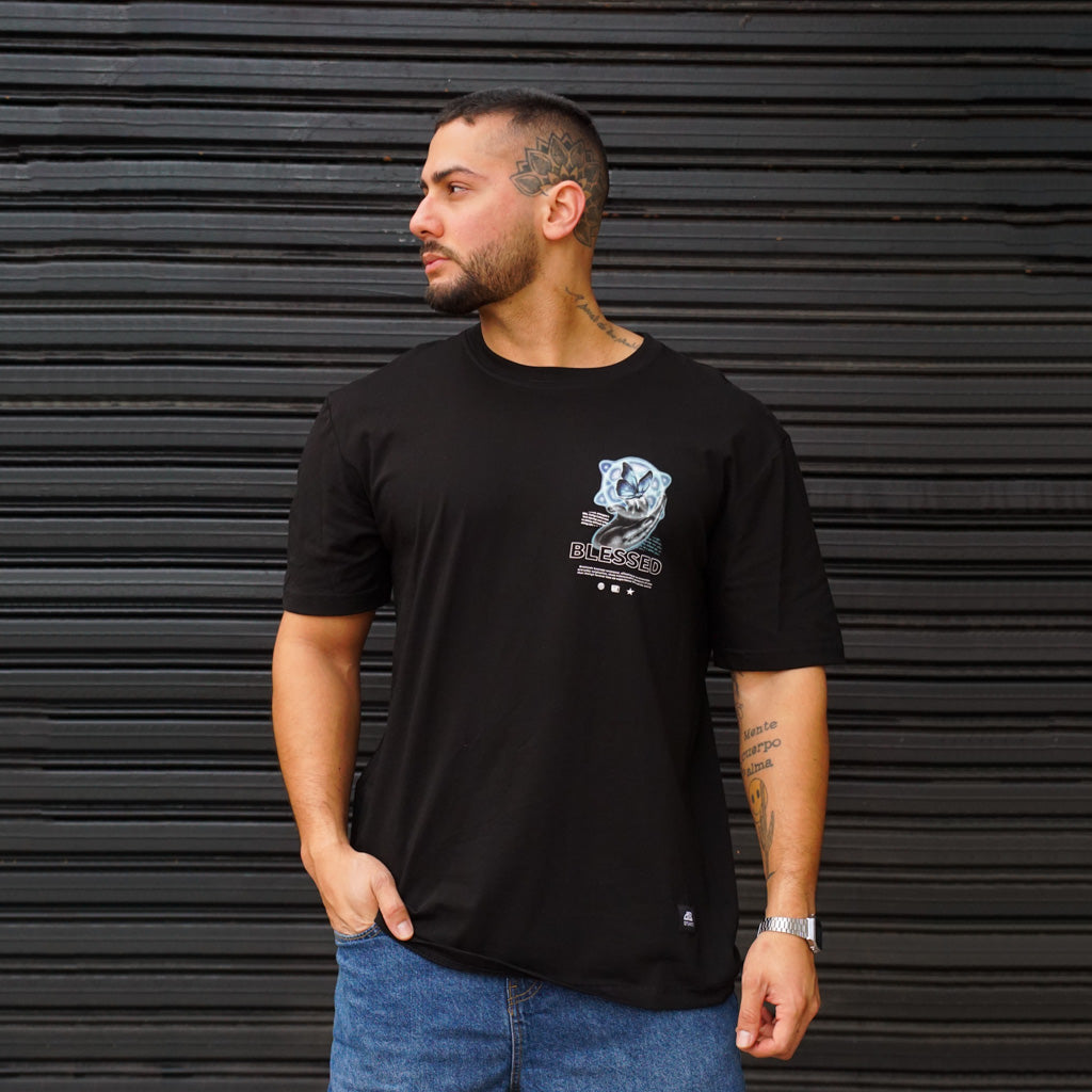 POLERA OVERSIZE BLESSED NEGRA HOMBRE ALGODÓN - VISTA PRINCIPAL 7