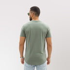 polera long fit verde sage hombre algodón - vista espalda