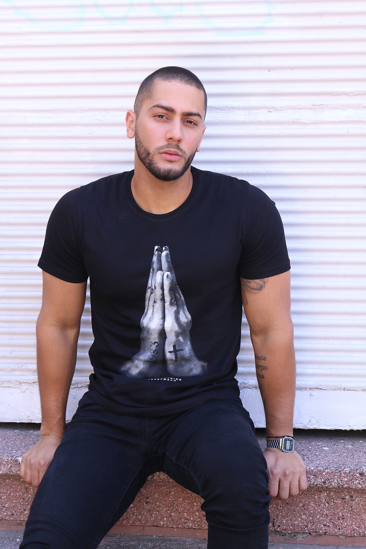 Polera Long Fit 1983 Negra Dsanti