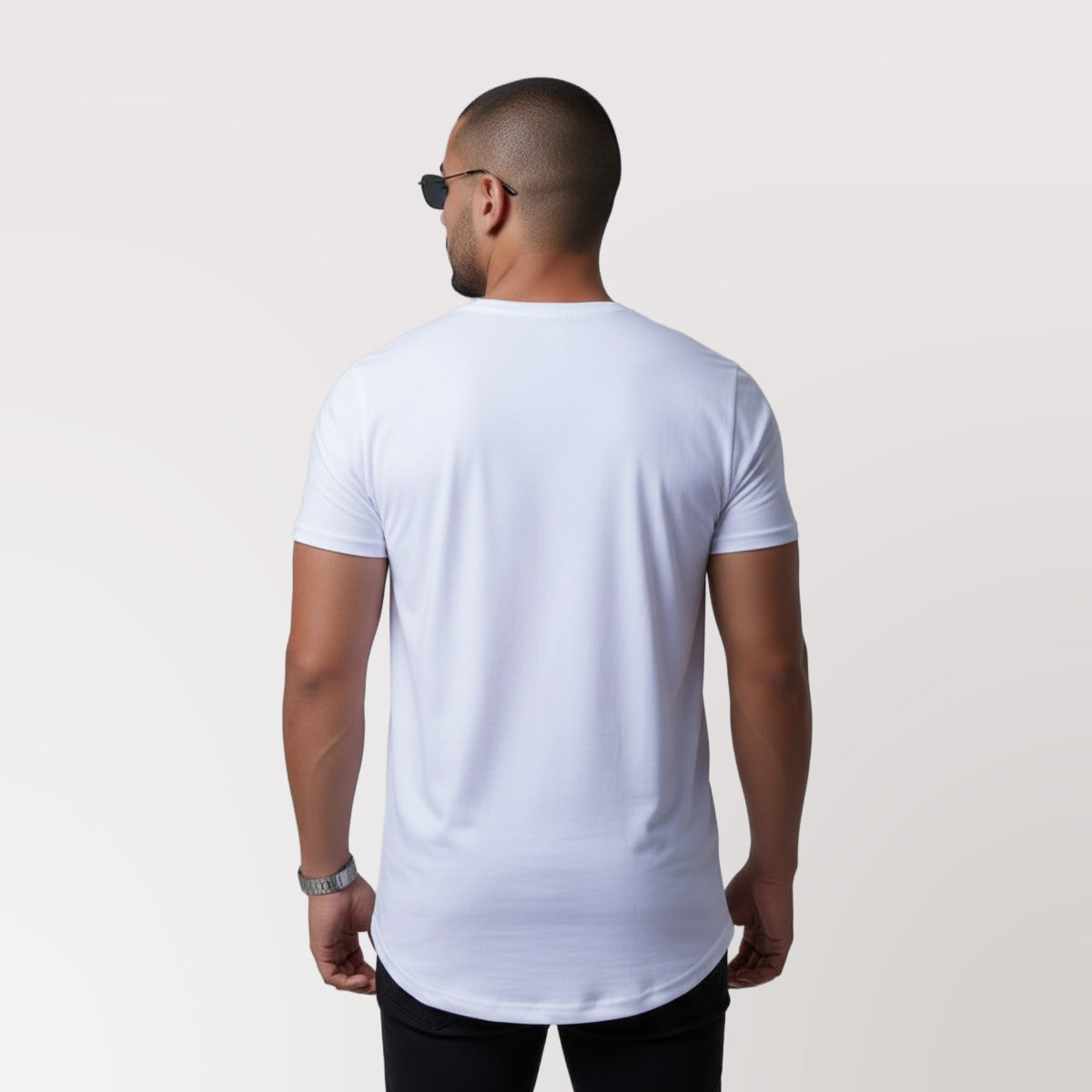 Polera long fit 1983 BL Dsanti vista de espalda